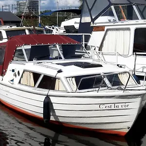 Motor Yacht Almaz Botel